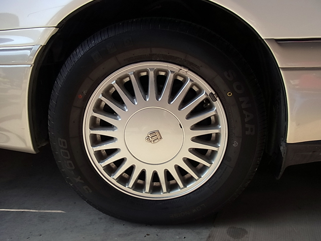 AUTOWAY LOOPで輸入タイヤを購入!_b0186200_0112330.jpg