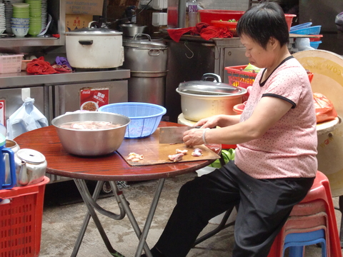 香港散策、庶民の台所♪_c0206352_5232872.jpg