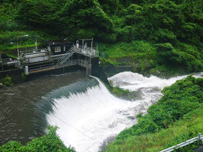 雨、雨、雨・・・　川が暴れてます_a0254656_15204274.jpg