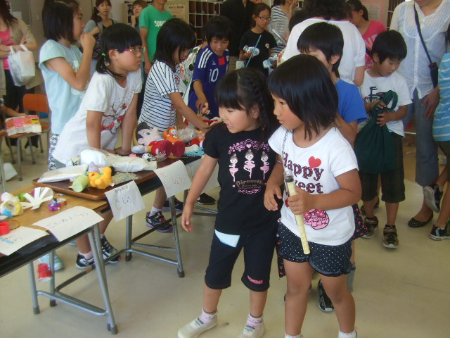 二田小学校へリサイクルショップに参加_d0166047_21363193.jpg