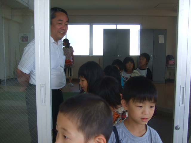 二田小学校へリサイクルショップに参加_d0166047_21381427.jpg