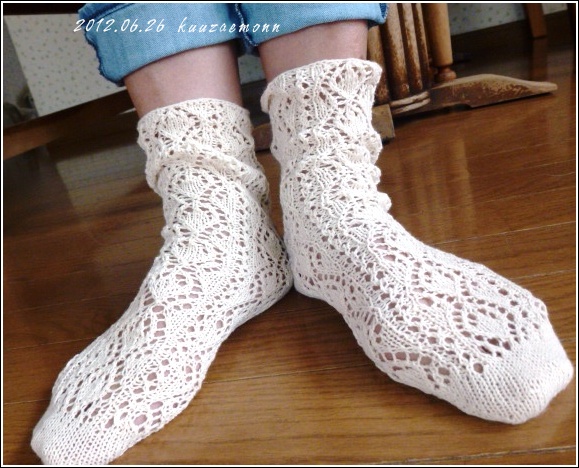 透かし編みの靴下　赤② 手編み 透かし編みの靴下 赤② 手編み