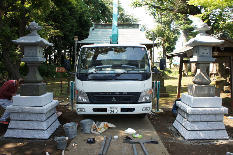 千駄堀・香取神社　御神前燈籠修繕工事　　2012.6.14_e0223769_21455754.jpg