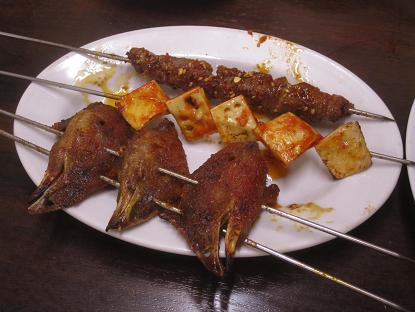 羊串狗肉 東京で犬を食う話・続き~楽々屋@池袋、故郷味@御徒町_f0030574_2285853.jpg