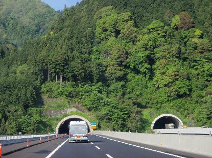 新東名高速_e0077899_21325121.jpg