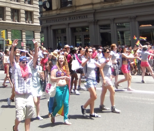 ニューヨークのゲイ・プライド・パレード2012（動画付）_b0007805_125798.jpg