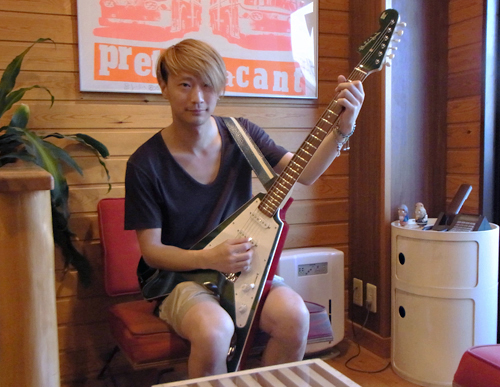 「ecosystemの荒井さん」と「Gibfendrix #013」。_e0053731_1943449.jpg