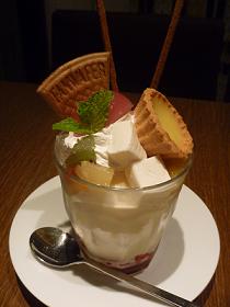 カフェぶりこ　　ぶりこの夏パフェ2012_e0164874_21492048.jpg