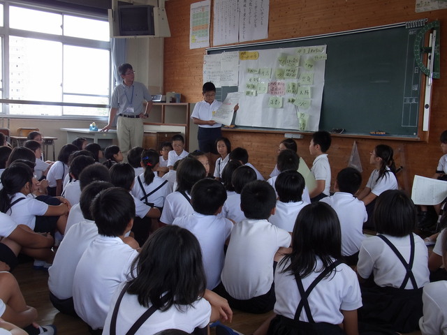 ★小学校で給食を頂きました。_f0177175_0104910.jpg