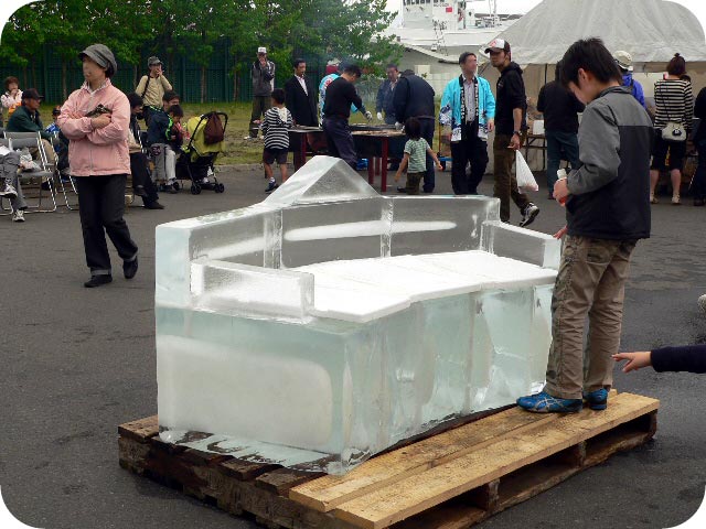 ドイツ語日記 港のお祭り 2 氷のベンチとキャンドル ほかの国のコトバ 8言語つまみぐい ドイツ語日記 港のお祭り 2 氷のベンチとキャンドル ほかの国のコトバ 8言語つまみぐい