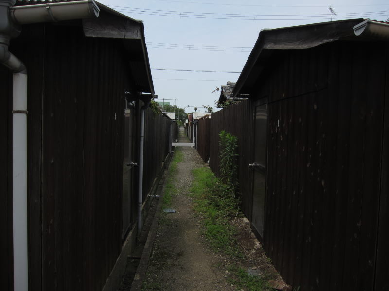 昭和チックな平屋の集合住宅。とうとう映画デビュー？！加古川・ニッケ社宅抱腹絶倒！-播磨すっぽんポタ②_e0138081_904491.jpg