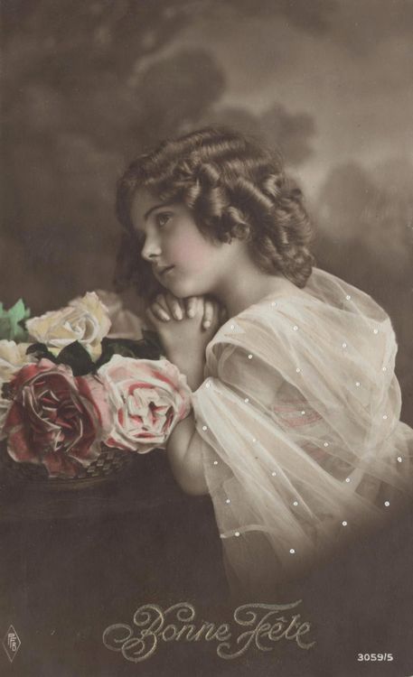 エレンちゃんアンティークポストカード 花籠を持つ少女 - 写真