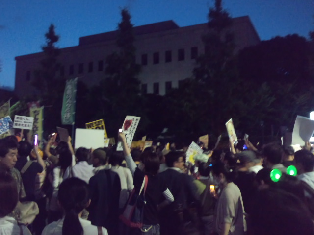 国会前集会続き_d0155415_19445729.jpg