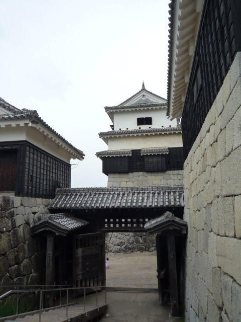 お城の帯に導かれて?松山城へ。_f0181251_1633130.jpg
