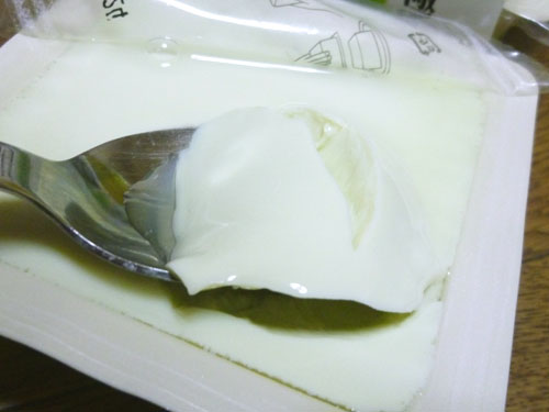 【三代目茂蔵豆富】極上 枝豆とうふ_c0152767_2174944.jpg