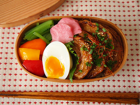 車麩の照り焼き丼のお弁当 にこにこジャム 車麩の照り焼き丼のお弁当 にこにこジャム