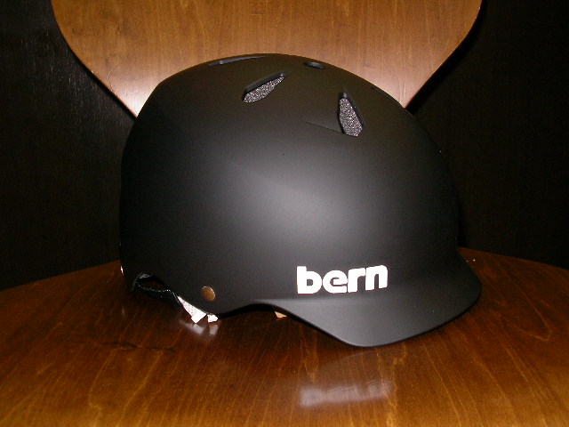 bern/watts入荷しました！_b0189682_128345.jpg