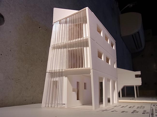 「狭小住宅の可能性」展 開催中!_b0186200_22403346.jpg