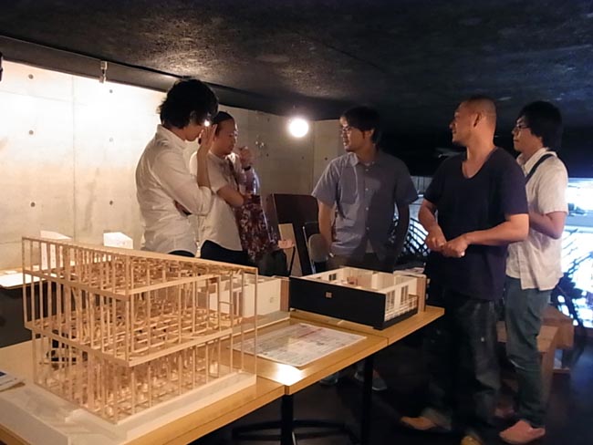 「狭小住宅の可能性」展 開催中!_b0186200_22403785.jpg