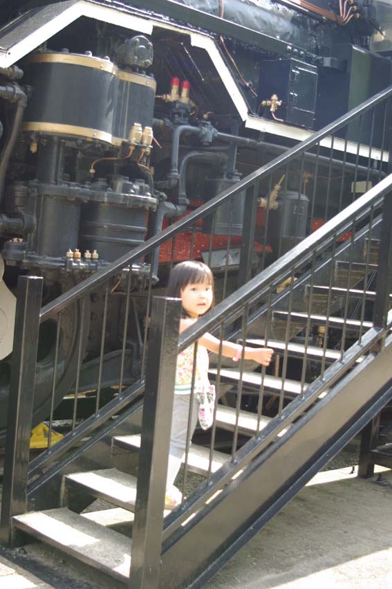 生田緑地*メガスターと岡本太郎美術館_a0166313_16533293.jpg