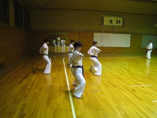 土曜は空手! 麻生道場_c0118332_2219797.jpg