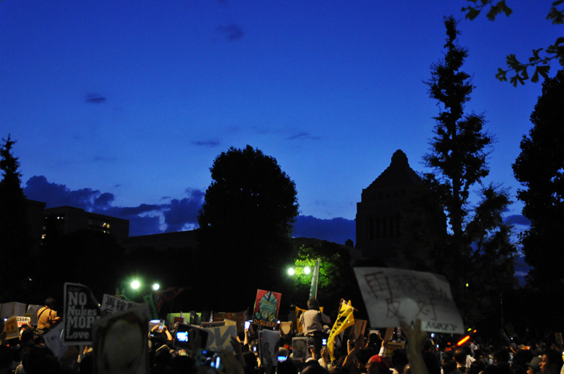 [Action!] 2012.6.29 首相官邸前「大飯原発再稼働」抗議行動！！_d0018646_1464850.jpg