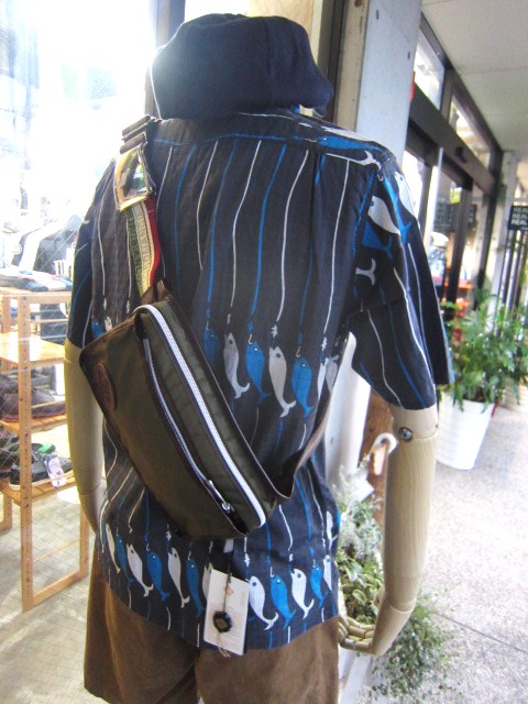 復権の兆し!☆? Orobianco 人気のBODY BAG 系・色々..._d0152280_0321655.jpg