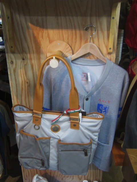 復権の兆し!☆? Orobianco 人気のBODY BAG 系・色々..._d0152280_039434.jpg