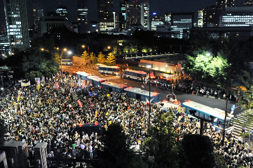 ▼2012年6月29日 東京　首相官邸前_d0017381_2153697.jpg