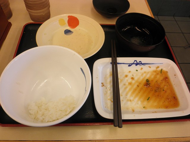 松屋の厚切りチキングリル定食　布施南店_c0118393_1023863.jpg