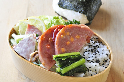 ハムのっけ盛り弁当_b0171098_6593752.jpg