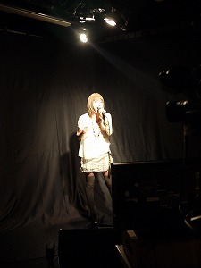 藍井エイルが遂に、その“フルフェイス”素顔を公開・解禁した、ニコニコ生放送を実施した。_e0025035_12294029.jpg