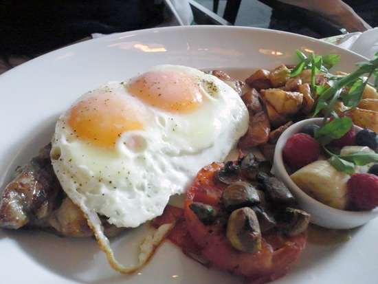 Beaconでランチ ムッシュはつらいよ W ポルミニ Beaconでランチ ムッシュはつらいよ W ポルミニ