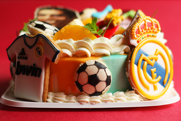 クリスティアーノ ロナウドのお誕生日ケーキ Coupe Feti