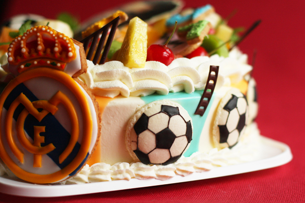 クリスティアーノ ロナウドのお誕生日ケーキ Coupe Feti