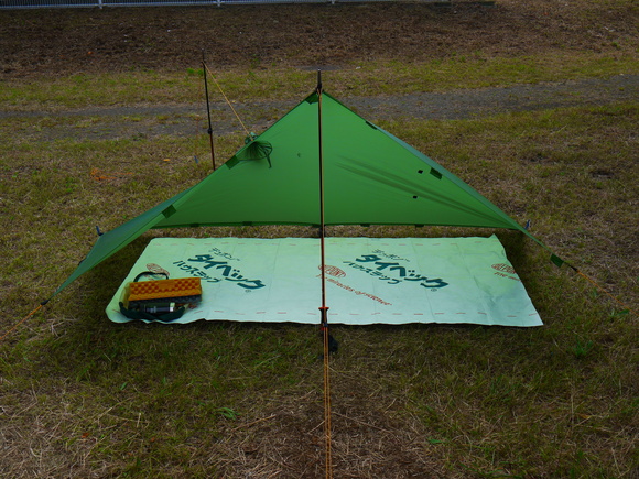 GOLITE / PonchoTarp : 山の上には何がある。 GOLITE / PonchoTarp : 山の上には何がある。