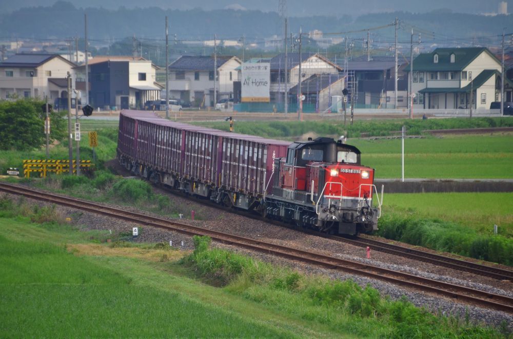 朝の下り貨物列車_f0140720_21184989.jpg