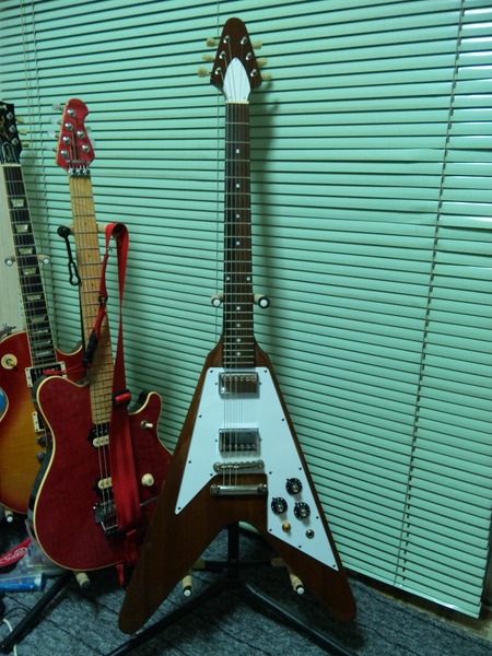 バーニー フライングｖ あくまでもメインはエボ のつもり