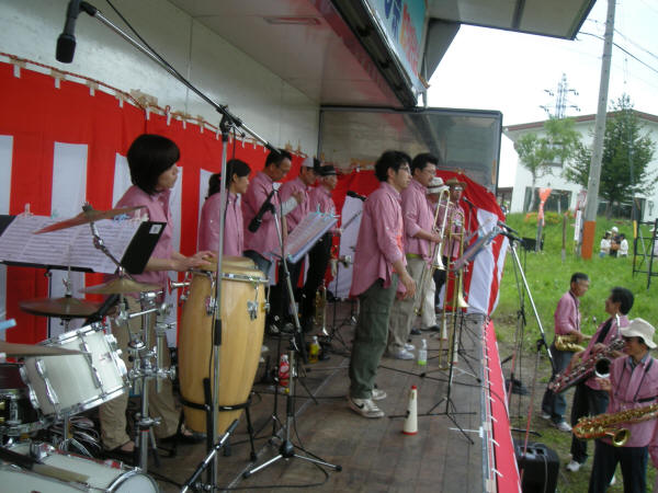 湯の丸高原 つつじ祭り まいど オギノモータースです