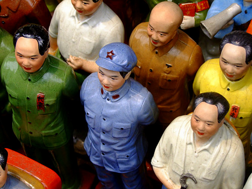 「上海　骨董品を見て回る　東台路古玩市場」 _a0000029_0162192.jpg