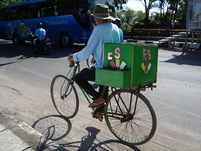 イベントと、バリ島の自転車アイス屋さん_f0039933_22261578.jpg