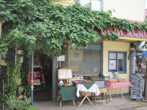 f0236260_23505976.jpg