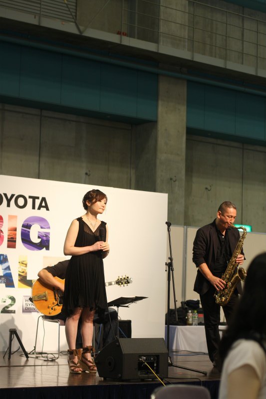 ７月１日（日）　ミステリオソ　with Miki　＠　TOYOTA BIG SALE ２０１２　②_c0101402_020992.jpg