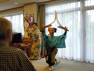 大道芸がやってきた！！＜アクティブライフ山芦屋・グループホーム＞_c0107602_11362386.jpg