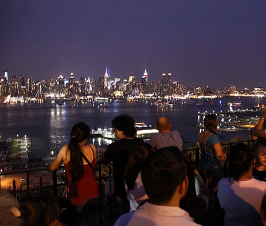  ニューヨークの独立記念日の花火の見所スポット_b0007805_23314132.jpg