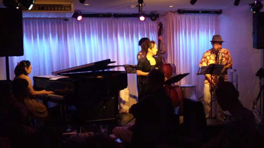 木曜日 昨日と明日のライブ_b0115606_13232576.jpg