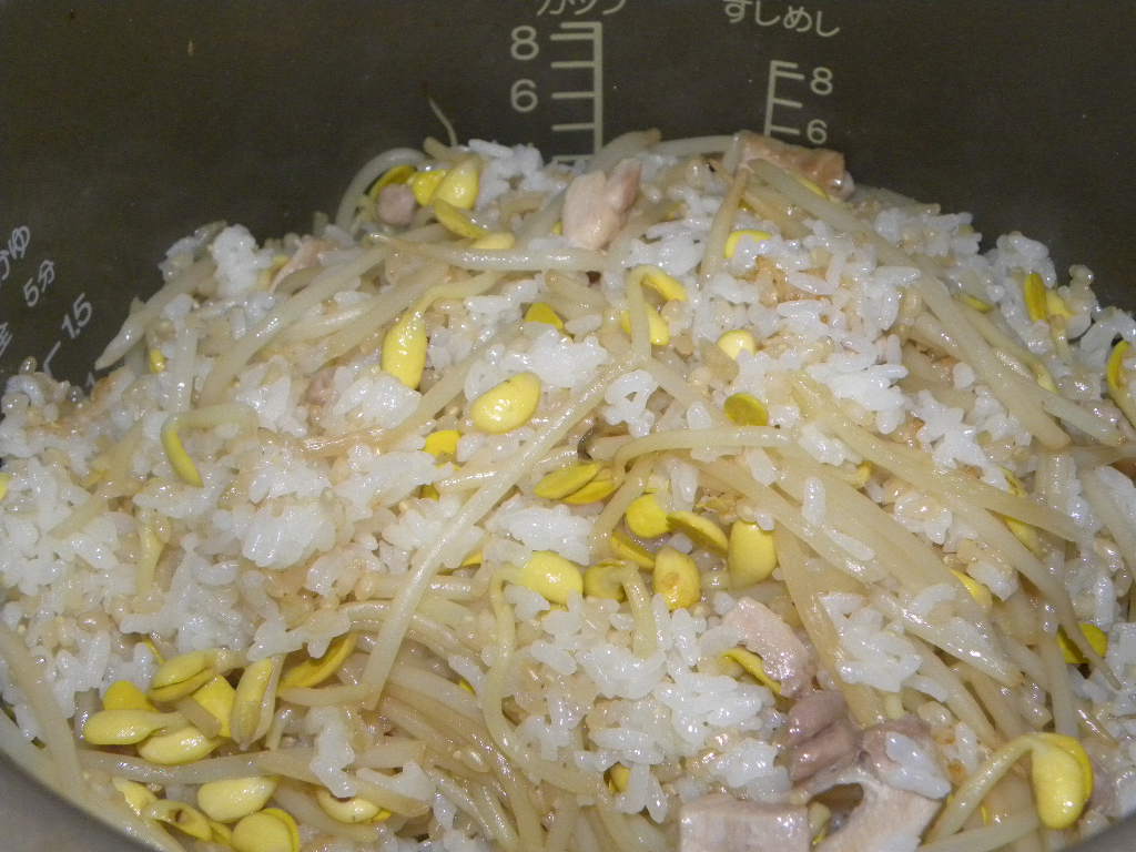 豆もやしご飯定食_c0162773_2031353.jpg