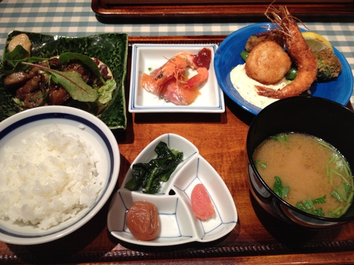 御堂筋ロッジ 昭和の香り_a0194908_0251327.jpg