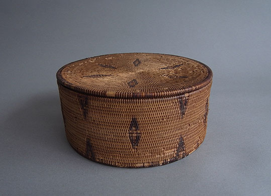 ネイティブアメリカンのバスケット : Muntkidy