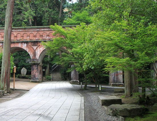 深緑の南禅寺2_e0048413_21234540.jpg